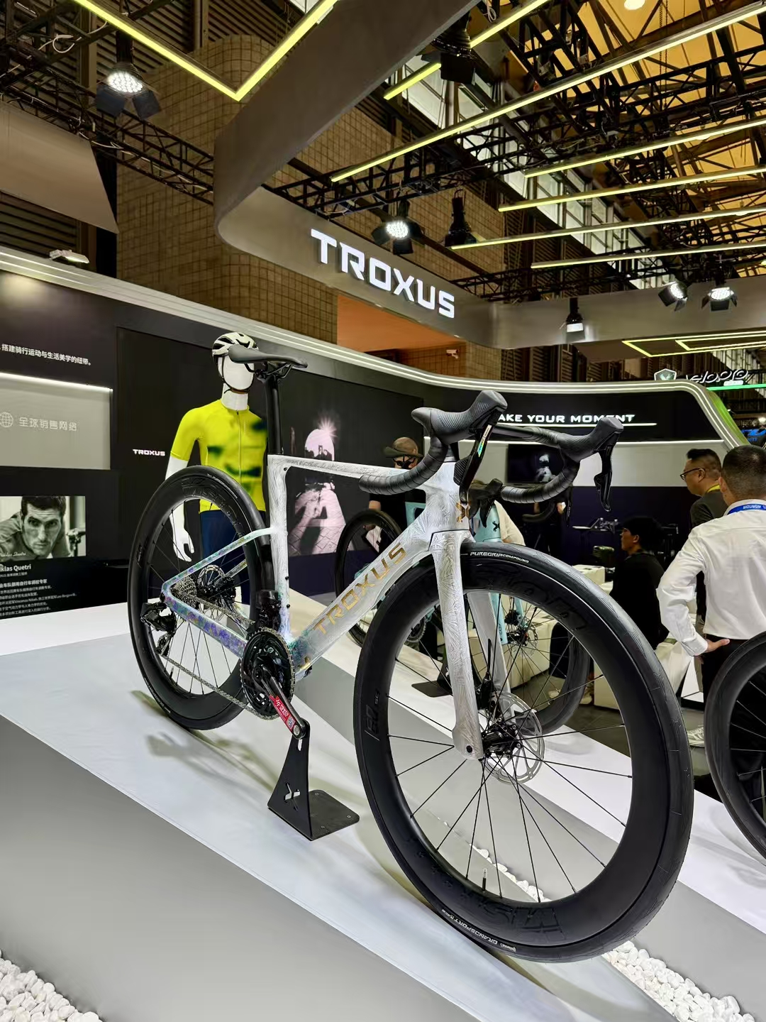 祝賀陳董事長全新開啟自行車品牌創速師TROXUS！